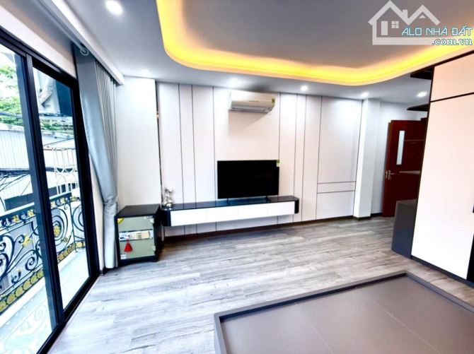BÁN NHÀ MỚI 6 TẦNG THANG MÁY – GARA OTO 7 CHỖ – GẦN TRƯỜNG PHÁP – 47M² – MT 4.6M - 9