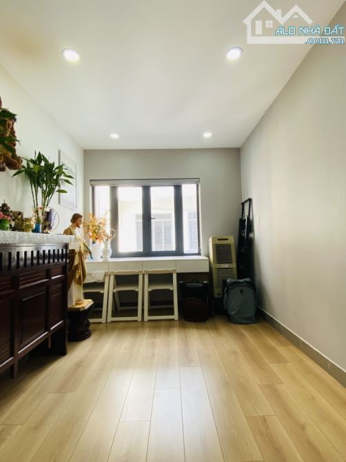 KHU HIẾM NHÀ BÁN - NGANG BỀ THẾ 9M, KHU K300 - Q TÂN BÌNH - 3 TẦNG- NỘI THẤT XỊN
