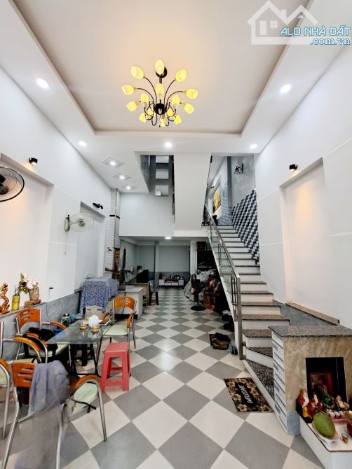 Bán gấp nhà 67m2. 5 tầng. Liên khu 4-5. BHHB. Bình Tân. Chỉ 5.8T