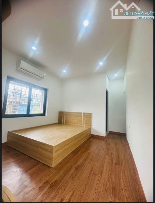 -CHO THUÊ NHÀ K1- TT GIẢNG VÕ- ĐỐNG ĐA- TẦNG 3- LÔ GÓC -105m2- 3 THOÁNG- 8,5 TRIỆU