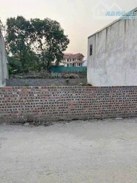 Bán Đất Xuân Đỉnh BTL gần Công Viên Hoà Bình 46m mt 5.2 giá 10.7tỷ. Ô tô đỗ cửa
