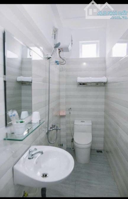 🔥🔥🔥🔥🔥Bán nhà 5 tầng đường NGÔ QUYỀN sát bệnh viên TW HUẾ đang làm home