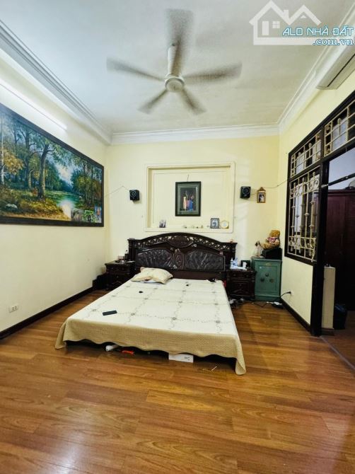 BÁN NHÀ NGUYỄN THỊ ĐỊNH KHÔNG QH – 90M² x 3 TẦNG – MT 11M – LG 3 THOÁNG, – GIÁ 23.8 TỶ TL