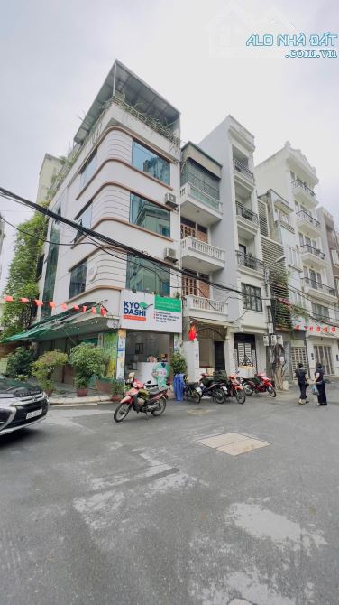 PHÂN LÔ TRUNG KÍNH - Ô TÔ TRÁNH - KINH DOANH - GẦN PHỐ - CẠNH VÀNH ĐAI 2.5 - DT92m2 - HIẾM