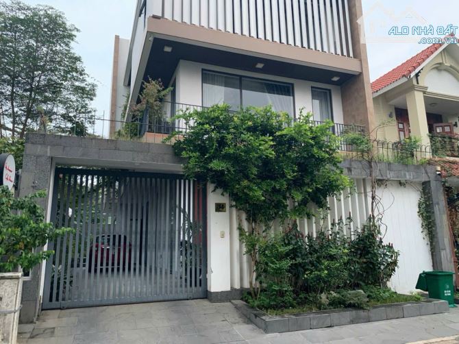Bán biệt thự căn góc 2 mặt tiền đường khu vip ven sông Đường Đặng Thùy Trâm 15mx22m 35ty