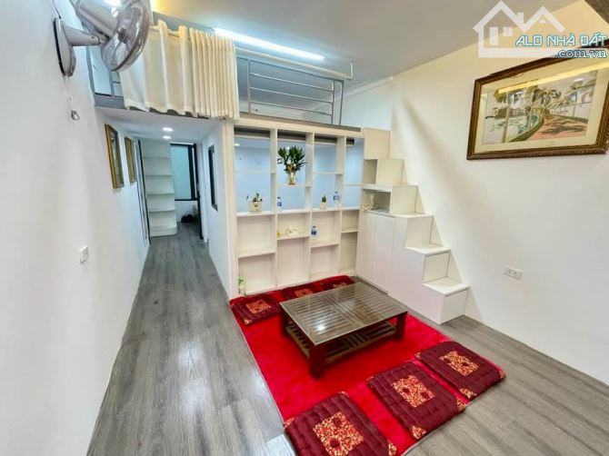 Bán căn TT tầng 2 Vĩnh Hồ Đống Đa, gần phố, nhà đẹp ở ngay,2 ngủ, đủ công năng,nhỉnh 3 tỷ.