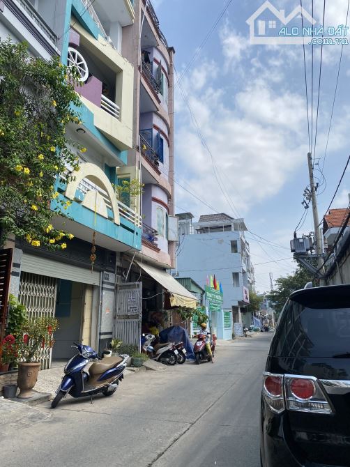 Lô đất trống đường Dương Quảng Hàm, P.5, GV. DT: 6m x 20m CN: 120m2 - Giá: 11,9ty TL
