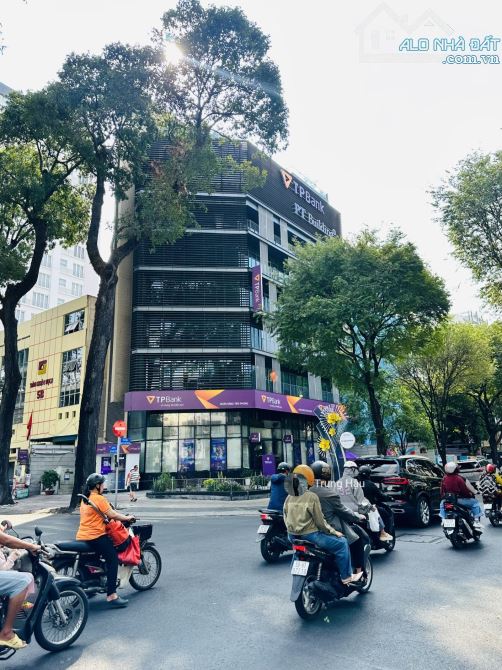 Building ngay Queen Plaza Trần Hưng Đạo - 8x18m - 1 Hầm & 8 Tầng TM - PCCC ĐẠT CHUẨN !!!