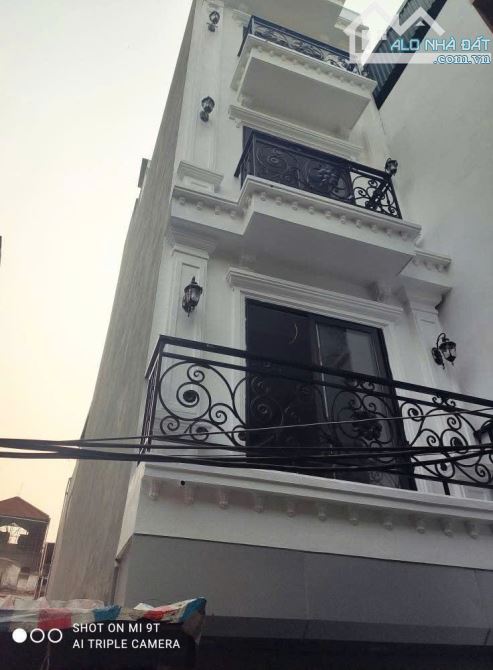 Bán nhà Quận Tây Hồ 35m2, 2 thoáng, ô tô, nội thất chủ tặng, nhỉnh 6 tỷ.