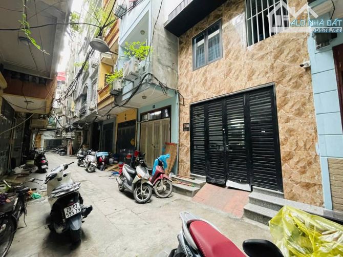 Tòa CHDV Kim Mã, 90m2, 6 tầng, 16 phòng, ngõ ô tô, bên T3 thầu 75tr/tháng, giá 18.5 tỷ