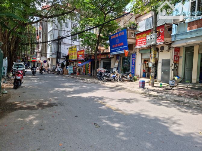 Bán nhà mặt phố Nguyễn Đình Hoàn-Phường Nghĩa Đô-Cầu Giấy-Hà Nội 67m2, MT5.6m, GPXD6T
