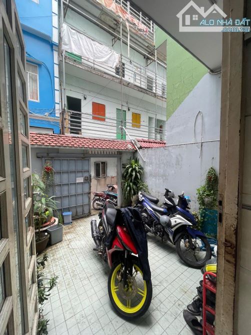NGỘP BANK Nhà 3 tầng + Dãy trọ Mặt tiền đường TÔ KÝ, pTCH, Q12, dt 160m2(4mx41m). 20,5Tỷ