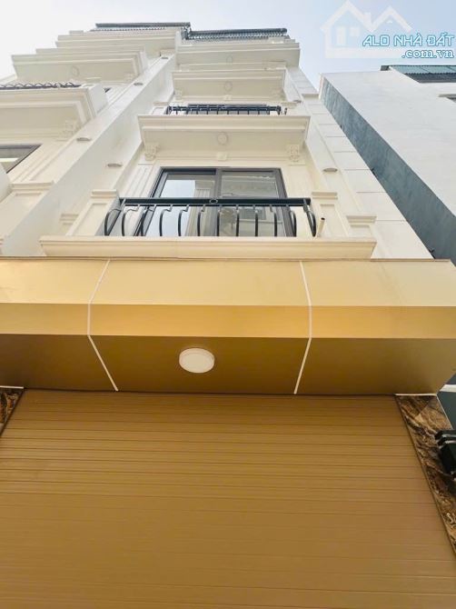 3,9 Tỷ Nhà Đẹp 5 Tầng Phố Đại Cát -Bắc Từ Liêm  DT 30m .Vị Trí Đẹp ,Ngõ Rộng Thoáng