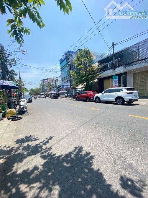 BÁN ĐẤT MẶT TIỀN NÚI THÀNH, GẦN QUẢNG TRƯỜNG 2/9