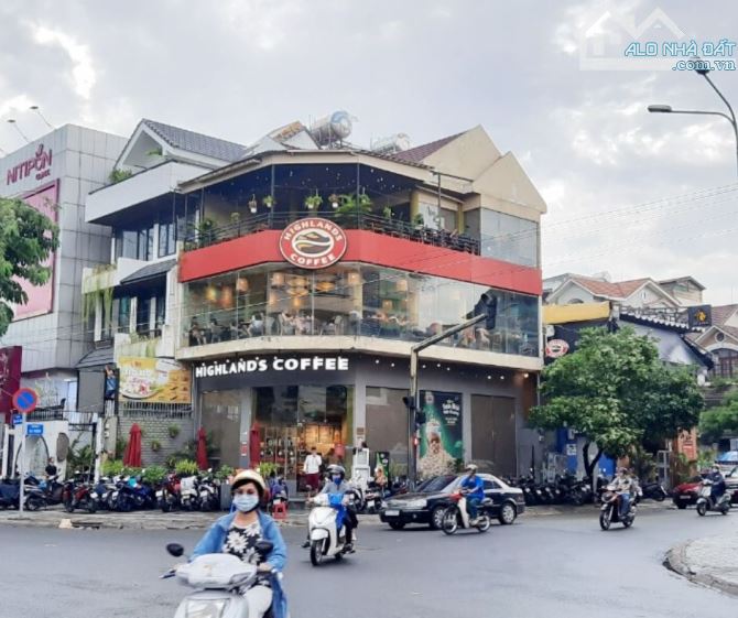 Siêu phẩm Góc 2MT Phan Xích Long, Phú Nhuận, 8x18m, H + 4 Tầng - HĐT: 220 triệu, giá 74 tỷ