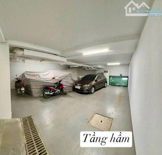Bán nhà mặt phố Xã Đàn, cho thuê 300 triệu tháng, 141m2, 8t, mt 12m, 145 tỷ, KD khủng