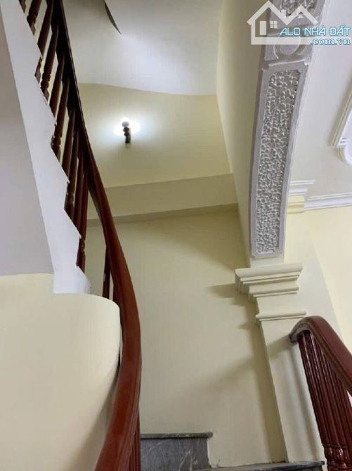 Cần bán nhà phố Hồ Tùng Mậu 40m2 4 tầng 3,5m mặt tiền 7,6tỷ