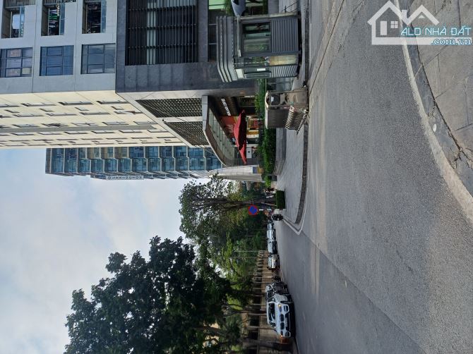 PHÙNG CHÍ KIÊN- NGHĨA ĐÔ- CẦU GIẤY- 98M2 NHÀ CẤP 4- PHÂN LÔ- Ô TÔ