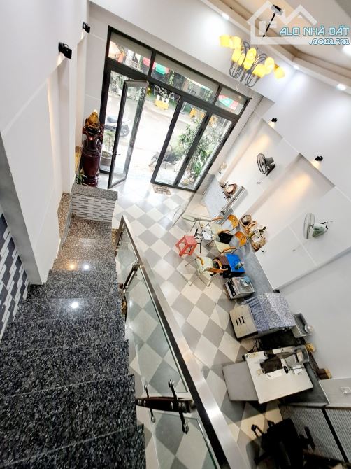 Bán gấp nhà 67m2. 5 tầng. Liên khu 4-5. BHHB. Bình Tân. Chỉ 5.8T - 1