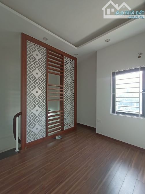 Nhà 4 tầng-Ngõ thông, oto tới cửa. 2 thoáng. Cuối trục Nguyễn Viết THứ-QL32.Gần Đại Lộ Thă - 1