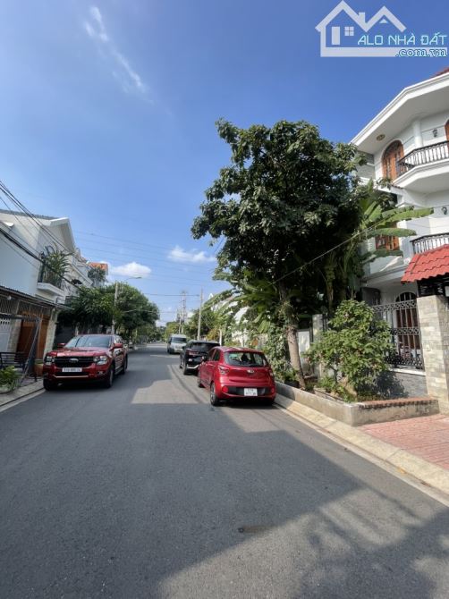 BÁN NHÀ 2 Tầng Gần DH Tôn Đức Thắng. XE HƠI ĐẬU TRONG NHÀ.Khu Dân Cư Văn Minh - 1