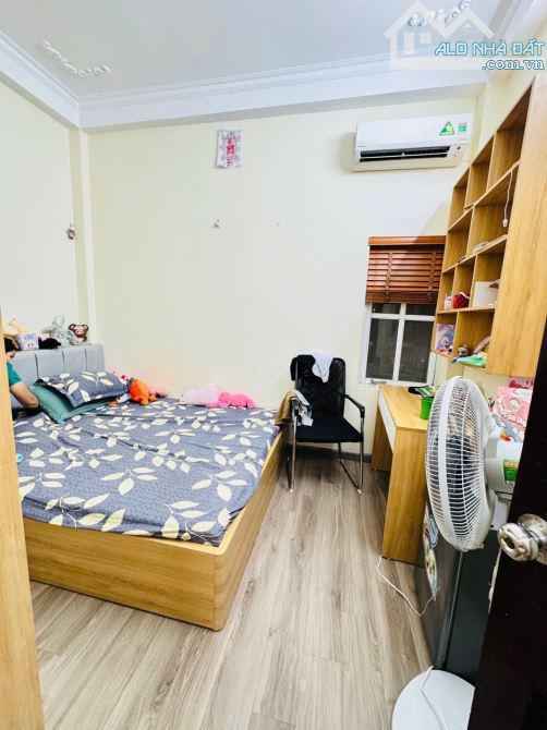 BÁN NHÀ HAI BÀ TRƯNG GẦN ĐƯỜNG MINH KHAI, 4 TẦNG x 40M2, NỘI THẤT ĐẸP, GẦN MẶT NGÕ THÔNG. - 1