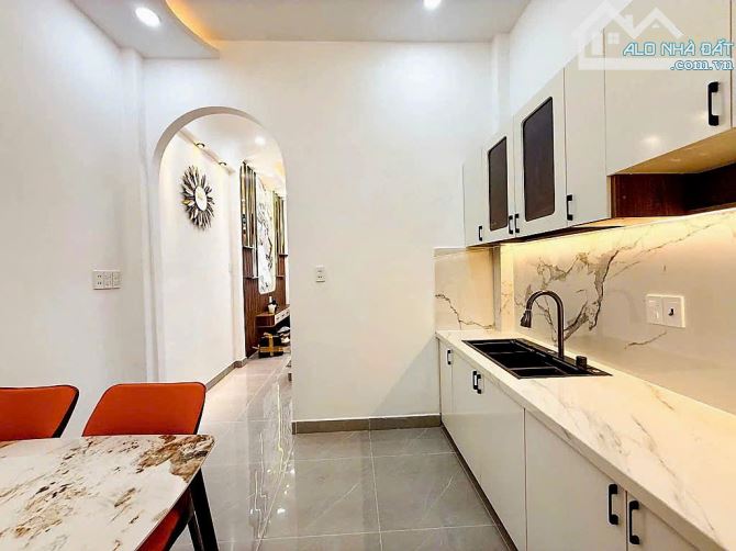 Nhà Mới Ở Ngay- Phan Văn Trị - Bình Thạnh - 3 Tầng 4PN- Hẻm thông- Gần mặt tiền – Chỉ 5 tỷ - 1
