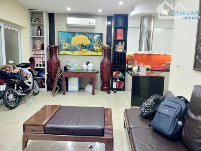Bán Nhà Trần Thái Tông Cầu Giấy 42m 5 tầng 10.5 tỷ 7 phòng - 1
