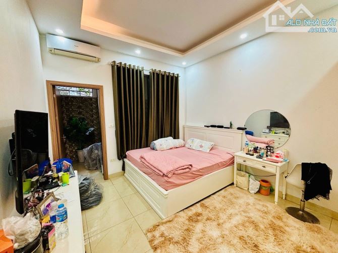 BÁN NHÀ SIÊU ĐẸP - GARA Ô TÔ - NGÕ 279 ĐỘI CẤN - 50M2 - 6 TẦNG - 4.6M MẶT TIỀN - 19 TỶ - 1