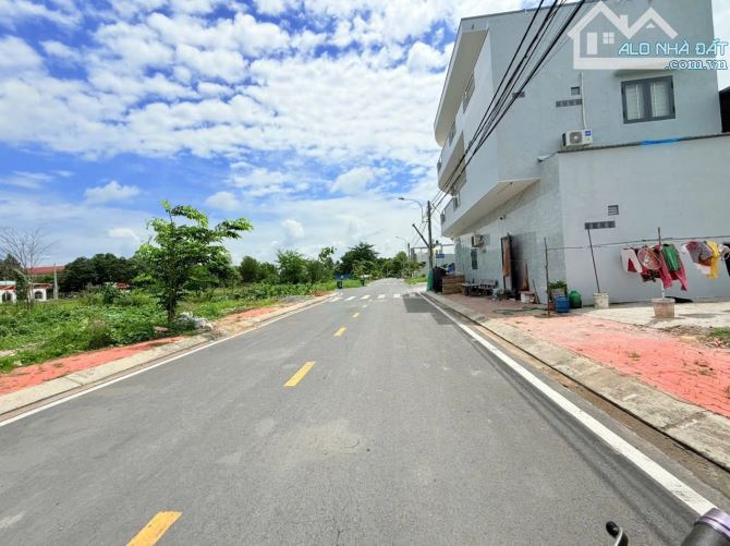 CẦN BÁN LÔ ĐẤT THỔ CƯ ĐƯỜNG NHỰA 6M CÁCH NGUYỄN HỮU TRÍ 50m NGAY TRƯỜNG HỌC - 1
