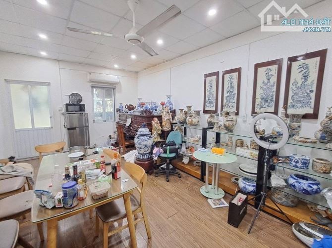 NHÀ MẶT PHỐ SÁT HỒ 28 TỶ 45m 4 TẦNG MT 4m VỈA HÈ Ô TÔ TRÁNH KINH DOANH LẠC LONG QUÂN TÂYHO