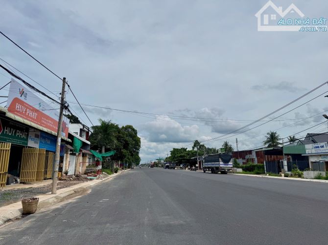Nhà đất mặt tiền Nguyễn Chí Thanh, Hoà Thành Tây Ninh ( giá chỉ 3 tỉ 100 ) - 1