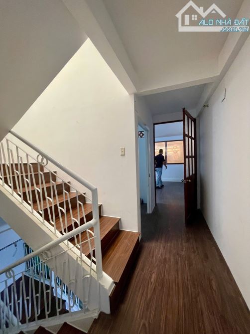 Bán nhà mặt tiền Hoàng Minh Đạo Quận 8, 65m2, 3 tầng không lộ giới. - 1