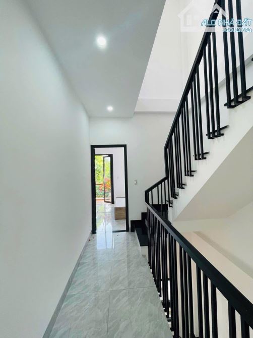 Bán Nhà 3 tầng Cách Mặt Tiền Ngự Bình chỉ 20m. Giá chỉ: 3,8xx tỷ - Oto tránh nhau - 1