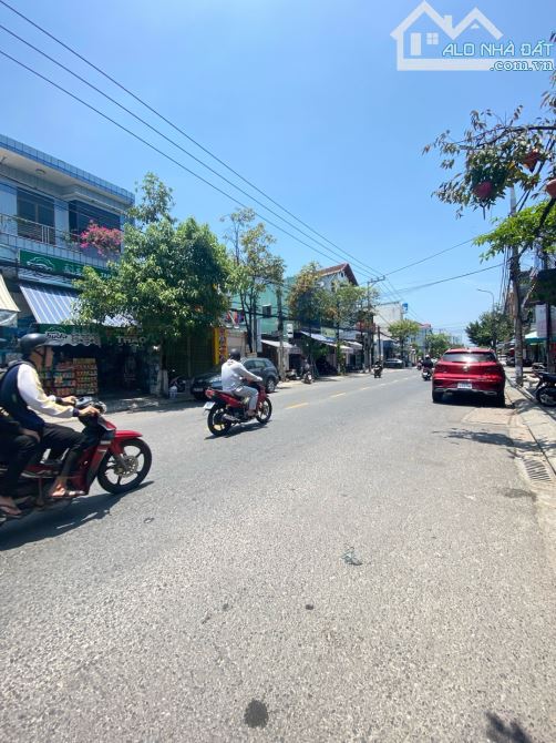 BÁN ĐẤT MẶT TIỀN NÚI THÀNH, GẦN QUẢNG TRƯỜNG 2/9 - 1