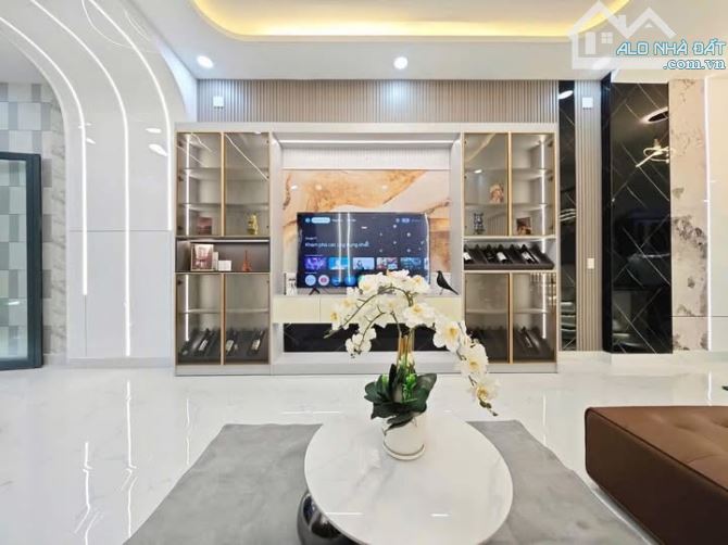 Chủ tặng Full Nội Thất, nhà Phố Trạm 40m2 x 5T, giá 6.35 tỷ. Có thương lượng mạnh luôn - 1