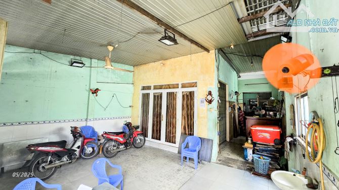 BÁN NHÀ LẦU MẶT TIỀN ĐANG KINH DOANH Ngay Trường Học - Phường Tân Phong, Biên Hòa - 1