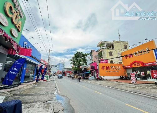 195M, 10,Xtỷ CHDV 8 PHÒNG,TN 300TR, HẺM XE HƠI 6M, TRỤC ĐỖ XUÂN HỢP, PHƯỚC LONG B - 1