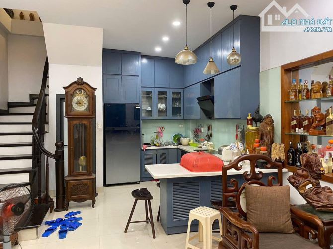 Chính chủ bán nhà Trần Khát Chân - DT 48m2 nhà xây 5 tầng kiên cố Oto đỗ cổng giá 8,2 tỷ - 1