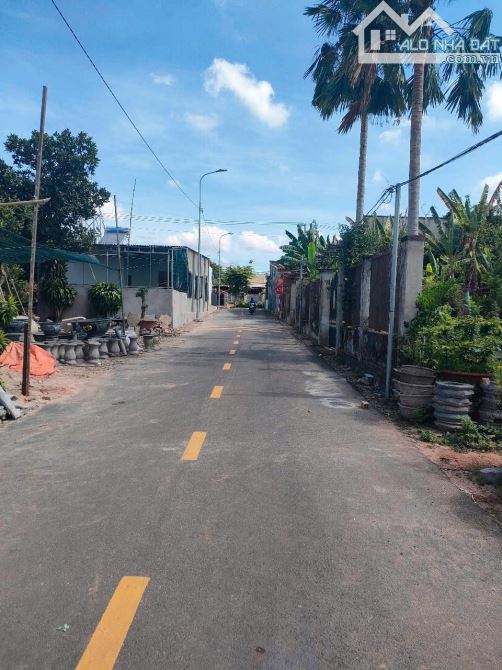 LONG PHƯỚC ĐƯỜNG NHỰA TIM VÀNG  Dt 209 m thổ cư 134 m 5x42 m 2 km chợ trường học đầy đủ ti - 2