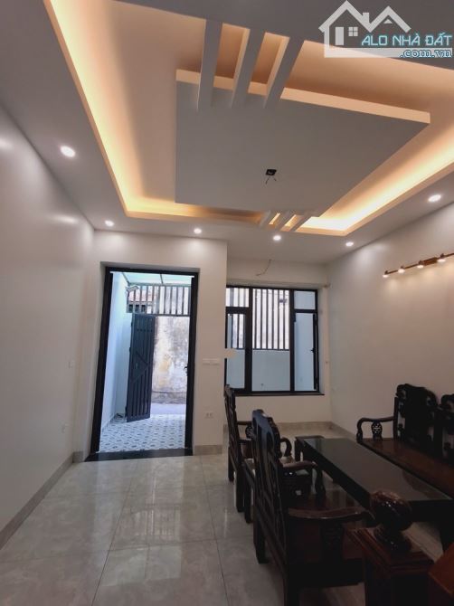 ❤️❤️ QUÁ RẺ - 65m, MT 4,8m - NHÀ ĐẸP DÂN XÂY THẠCH BÀN, NGÕ THÔNG - Ô TÔ ĐỖ GẦN - 7,9 TỶ - 2