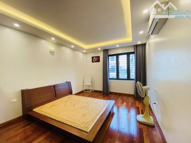 Bán nhà  phân lô Lạc Long Quân thang máy - kinh doanh –văn phòng 96 M 6tầng 27.2 tỷ - 2