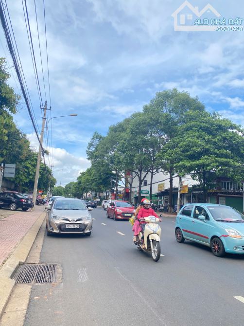 💥  Bán Nhà mặt tiền Lê Duẩn diện tích khủng (10x65m) gần ô tô Anh Lượng. 🔥  Giá 14 Tỷ900 - 2