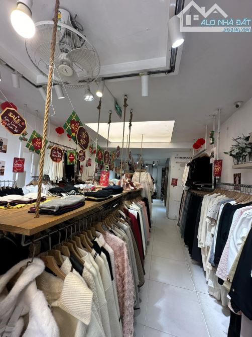 Bán nhà mặt phố, lô góc Giang Văn Minh, Ba Đình 120m 4 tầng chào 63 tỷ
