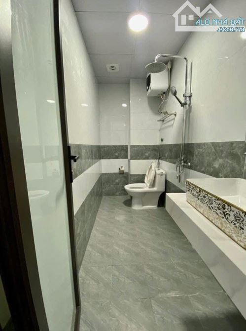 Cho thuê nhà phố Thạch bàn, Long Biên 6 triệu, 5 tầng, 33m, 3 PN, ô tô đỗ cổng, gần Hồ - 2