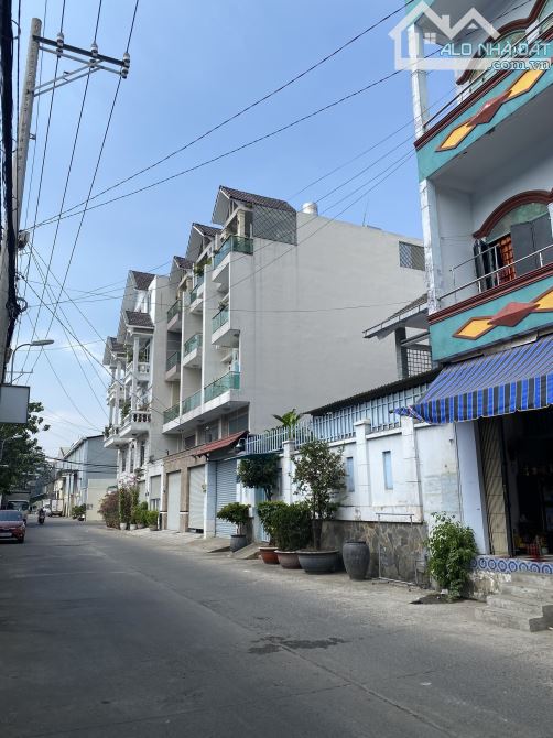 Lô đất trống đường Dương Quảng Hàm, P.5, GV. DT: 6m x 20m CN: 120m2 - Giá: 11,9ty TL - 2
