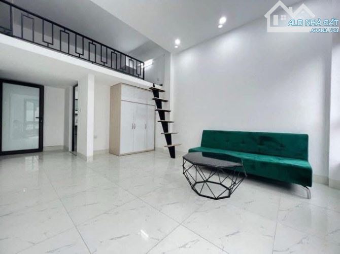 Bán toà CHDV cao cấp Hoàng Cầu. DT 110m2 x 9T. MT 6M. Giá 42 tỷ - 2