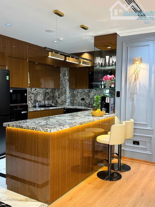 Bán chung cư cao cấp Võ Chí Công - 168m2 - 3PN - Đẹp mê li - 2