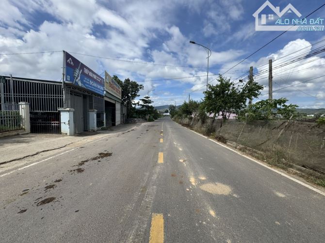 bán đất Nhựa Phú hội dt 5x39m tc100m2 đường container Giá 1,9ty Cách CHợ 1km - 2