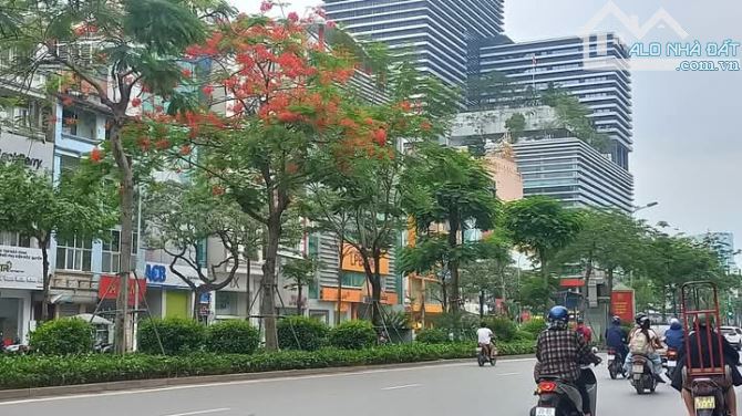 Bán nhà mặt phố Xã Đàn, cho thuê 300 triệu tháng, 141m2, 8t, mt 12m, 145 tỷ, KD khủng - 2